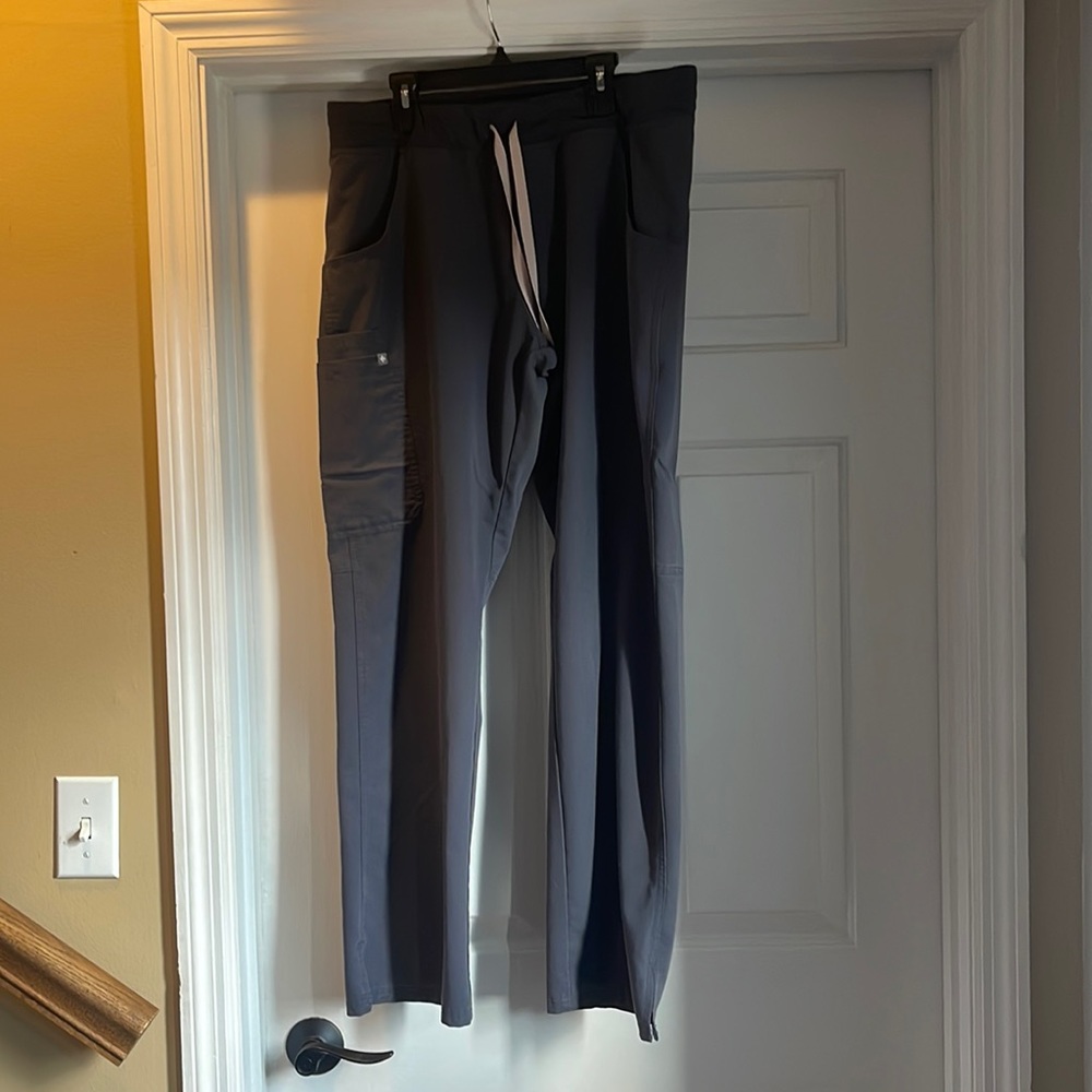 Women’s Figs scrub pants